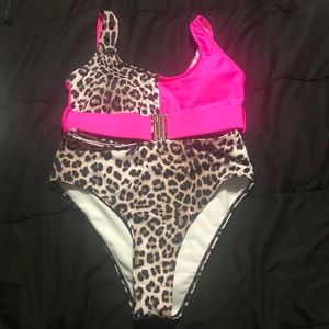 New never worn size medium bikini